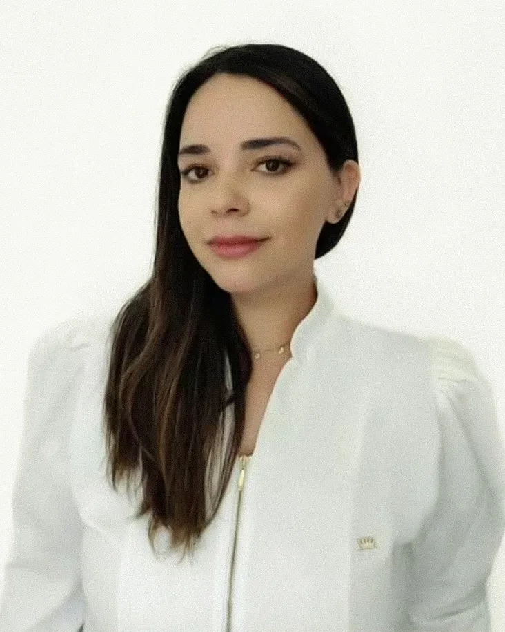 Dra. Belén Valenzuela, cirujano dentista especialista en armonización orofacial